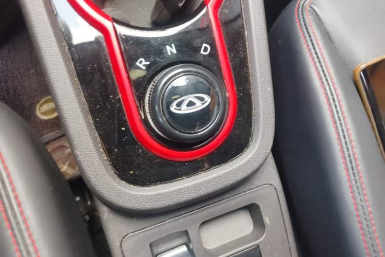 Used Chery QQ Little Ant 2022 Sweet Pink Edition Half-Sugar Version Lithium Iron Phosphate 30 kW 301 km Gear Lever