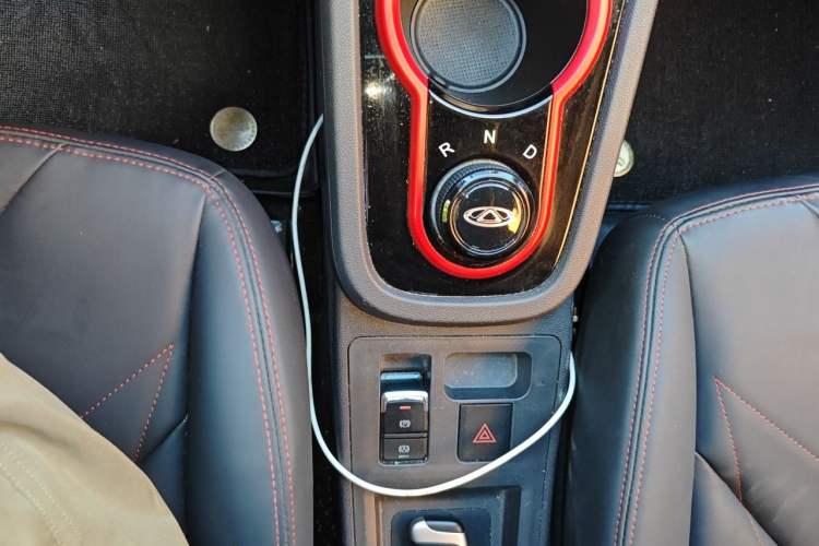 Used Chery QQ Little Ant 2022 Sweet Pink Edition Half-Sugar Version 3-Cell Lithium 30kW 301km Gear Lever