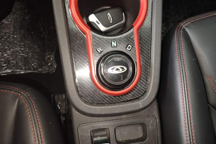 Used Chery QQ Little Ant 2022 Revised Version Sweet Pink Edition Half-Sugar Version Lithium Iron Phosphate 30.7 kWh 30 kW 301 km Gear Lever