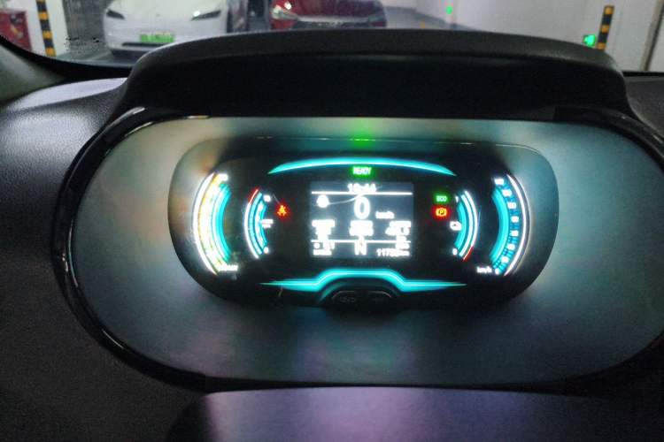 Used Chery QQ Little Ant 2022 Revised Version Sweet Pink Edition Half-Sugar Version Lithium Iron Phosphate 30.7 kWh 30 kW 301 km Instrument Cluster