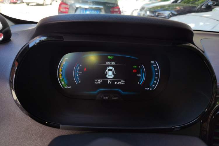 Used Chery QQ Little Ant 2022 Revised Version Sweet Pink Edition Half-Sugar Version Lithium Iron Phosphate 30.7 kWh 30 kW 301 km Instrument Cluster