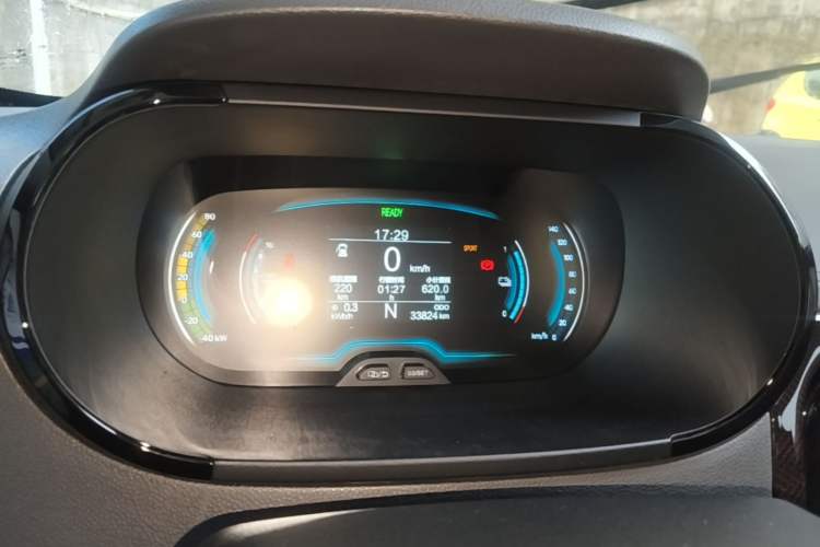 Used Chery QQ Little Ant 2022 Revised Version Sweet Pink Edition Half-Sugar Version Lithium Iron Phosphate 30.7 kWh 30 kW 301 km Instrument Cluster