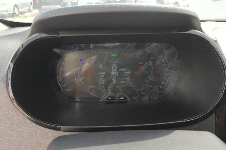 Used Chery QQ Little Ant 2022 Revised Version Sweet Pink Edition Half-Sugar Version Lithium Iron Phosphate 30.7 kWh 30 kW 301 km Instrument Cluster