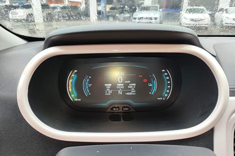 Used Chery QQ Little Ant 2022 Revised Version Sweet Pink Edition Half-Sugar Version Lithium Iron Phosphate 30.7 kWh 30 kW 301 km Instrument Cluster