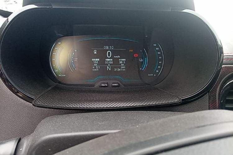 Used Chery QQ Little Ant 2022 Sweet Pink Edition Half-Sugar Version Lithium Iron Phosphate 30 kW 301 km Instrument Cluster