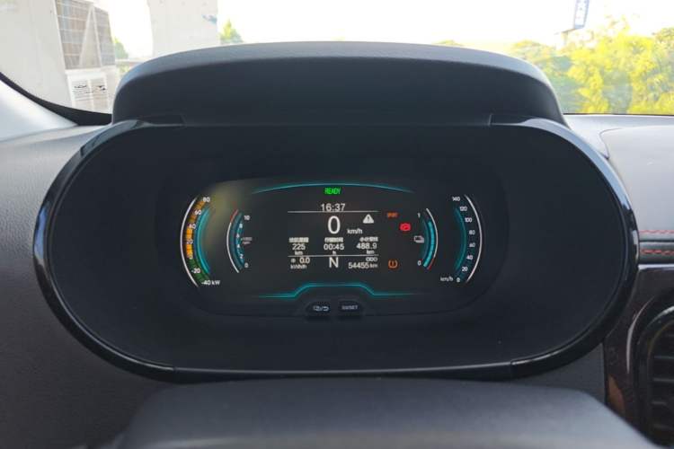 Used Chery QQ Little Ant 2022 Sweet Pink Edition Half-Sugar Version 3-Cell Lithium 30kW 301km Instrument Cluster
