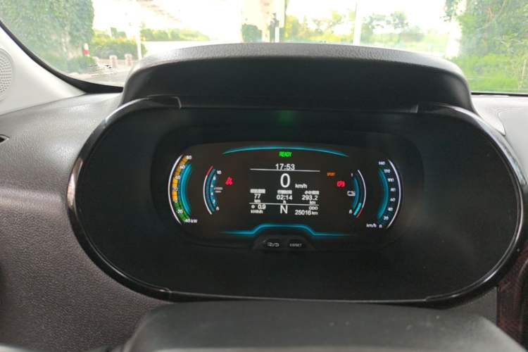 Used Chery QQ Little Ant 2022 Restyled Version Sweet Pink Edition Half-Sugar Version 28.8 kWh 30 kW 301 km Instrument Cluster