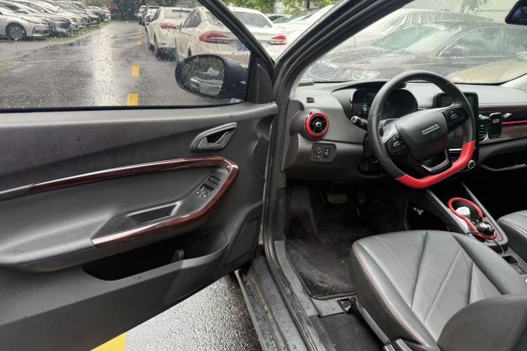 Used Chery QQ Little Ant 2022 Revised Version Sweet Pink Edition Half-Sugar Version Lithium Iron Phosphate 30.7 kWh 30 kW 301 km Interior 1