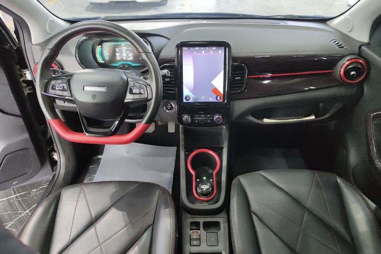 Used Chery QQ Little Ant 2022 Sweet Pink Edition Half-Sugar Version 3-Cell Lithium 30kW 301km Interior 2