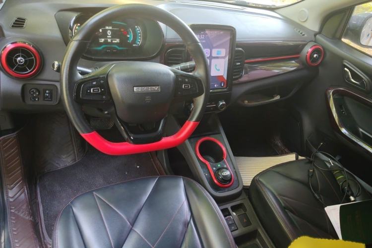Used Chery QQ Little Ant 2022 Sweet Pink Edition Half-Sugar Version 3-Cell Lithium 30kW 301km Interior 2