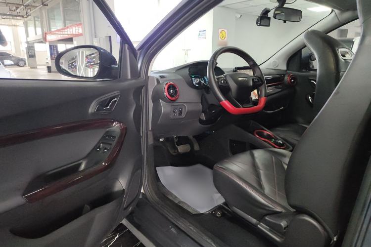 Used Chery QQ Little Ant 2022 Sweet Pink Edition Half-Sugar Version 3-Cell Lithium 30kW 301km Interior 3