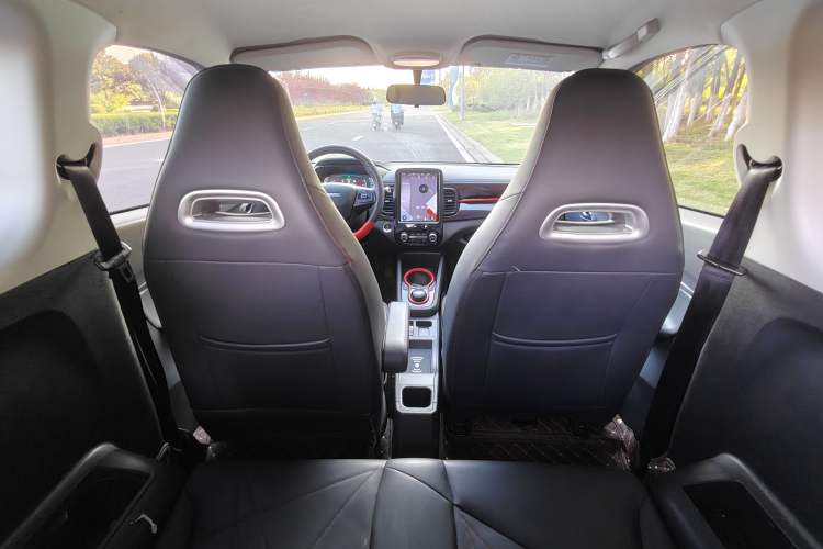 Used Chery QQ Little Ant 2022 Revised Version Sweet Pink Edition Half-Sugar Version Lithium Iron Phosphate 30.7 kWh 30 kW 301 km Interior 7
