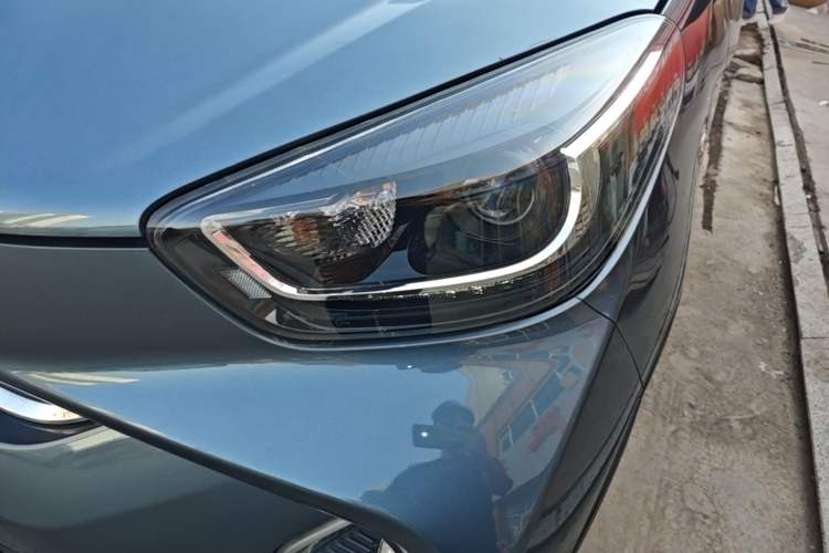 Used Chery QQ Little Ant 2022 Revised Version Sweet Pink Edition Half-Sugar Version Lithium Iron Phosphate 30.7 kWh 30 kW 301 km Left Front Headlight