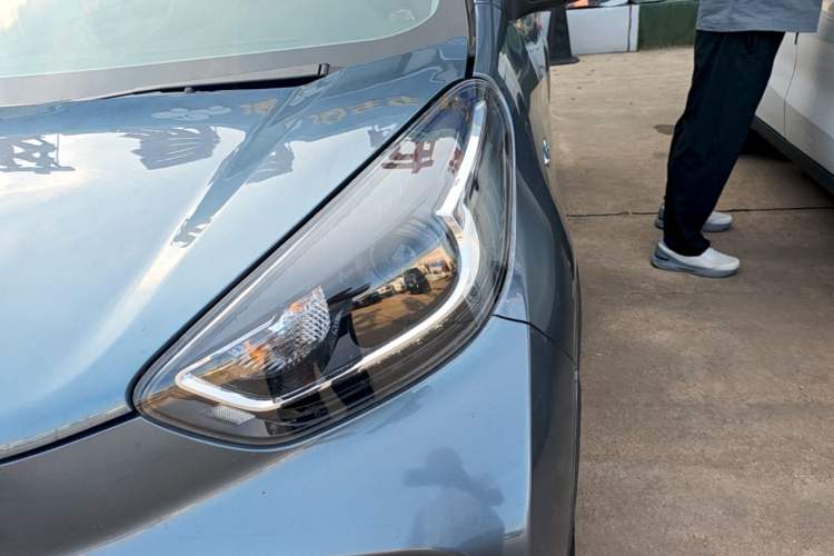 Used Chery QQ Little Ant 2022 Revised Version Sweet Pink Edition Half-Sugar Version Lithium Iron Phosphate 30.7 kWh 30 kW 301 km Left Front Headlight