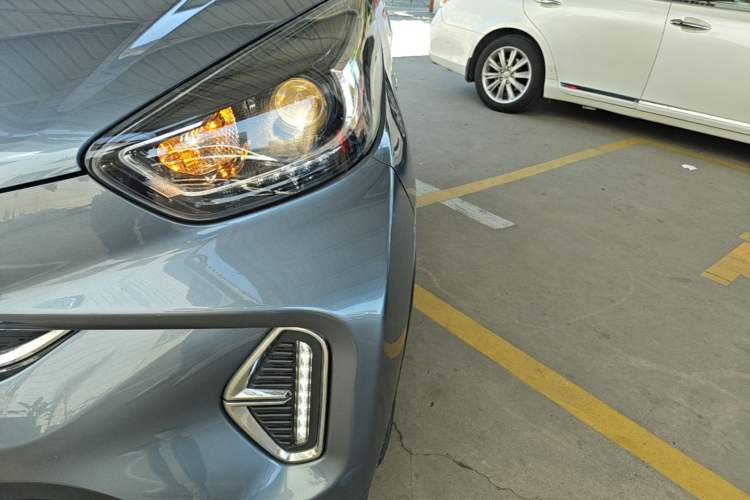 Used Chery QQ Little Ant 2022 Revised Version Sweet Pink Edition Half-Sugar Version Lithium Iron Phosphate 30.7 kWh 30 kW 301 km Left Front Headlight