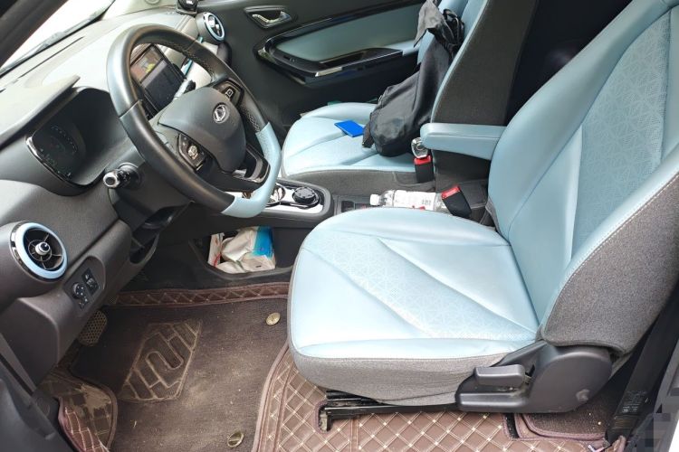 Used Chery QQ Little Ant 2022 Revised Version Sweet Pink Edition Half-Sugar Version Lithium Iron Phosphate 30.7 kWh 30 kW 301 km Left Front Seat