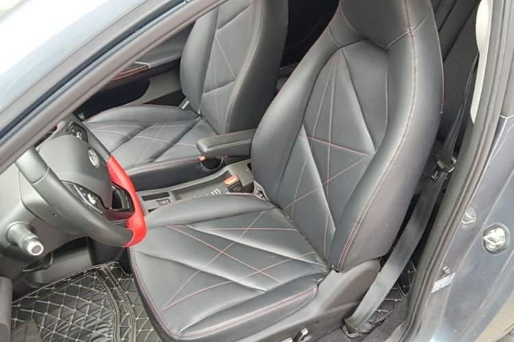 Used Chery QQ Little Ant 2022 Sweet Pink Edition Full Sugar Version Lithium Iron Phosphate 29.2 kWh 30 kW 301 km Left Front Seat