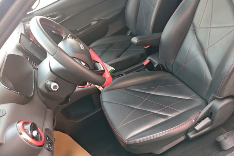 Used Chery QQ Little Ant 2022 Revised Version Sweet Pink Edition Half-Sugar Version Lithium Iron Phosphate 30.7 kWh 30 kW 301 km Left Front Seat