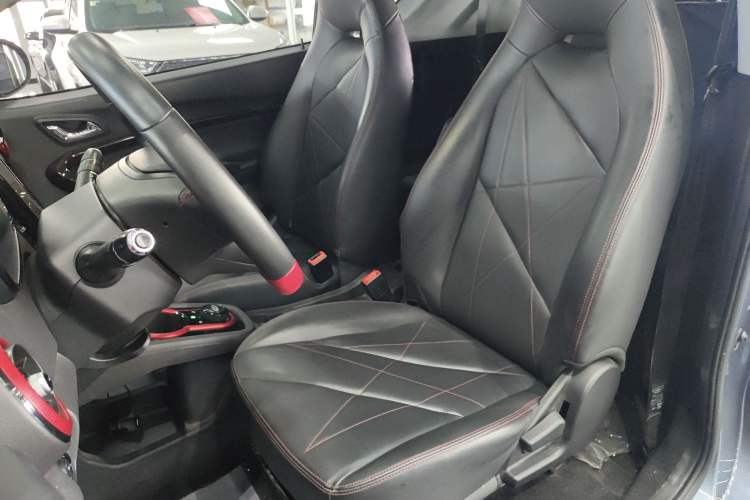 Used Chery QQ Little Ant 2022 Sweet Pink Edition Half-Sugar Version 3-Cell Lithium 30kW 301km Left Front Seat