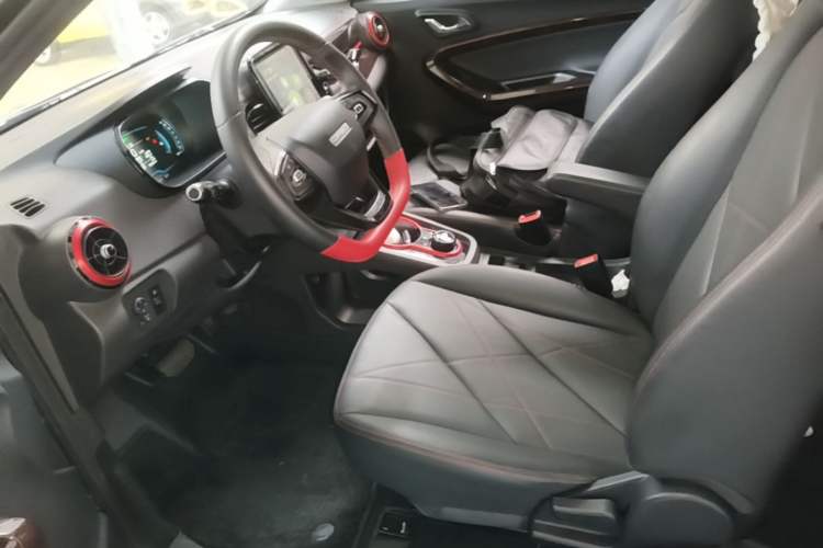 Used Chery QQ Little Ant 2022 Revised Version Sweet Pink Edition Half-Sugar Version Lithium Iron Phosphate 30.7 kWh 30 kW 301 km Left Front Seat