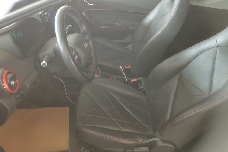 Used Chery QQ Little Ant 2022 Revised Version Sweet Pink Edition Half-Sugar Version Lithium Iron Phosphate 30.7 kWh 30 kW 301 km Left Front Seat