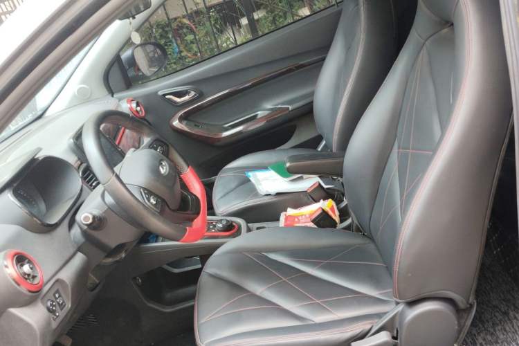 Used Chery QQ Little Ant 2022 Revised Version Sweet Pink Edition Half-Sugar Version Lithium Iron Phosphate 30.7 kWh 30 kW 301 km Left Front Seat