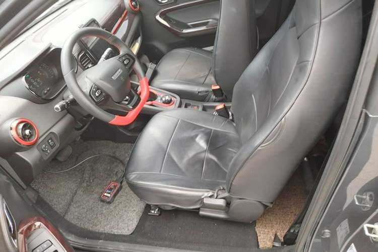 Used Chery QQ Little Ant 2022 Sweet Pink Edition Half-Sugar Version Lithium Iron Phosphate 30 kW 301 km Left Front Seat