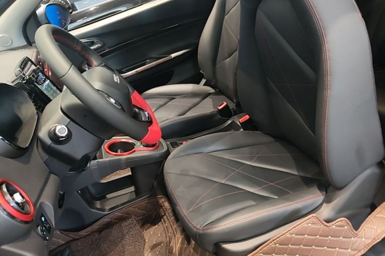 Used Chery QQ Little Ant 2022 Sweet Pink Edition Full Sugar Version Lithium Iron Phosphate 29.2 kWh 30 kW 301 km Left Front Seat