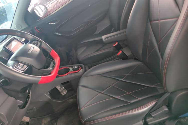 Used Chery QQ Little Ant 2022 Sweet Pink Edition Half-Sugar Version 3-Cell Lithium 30kW 301km Left Front Seat
