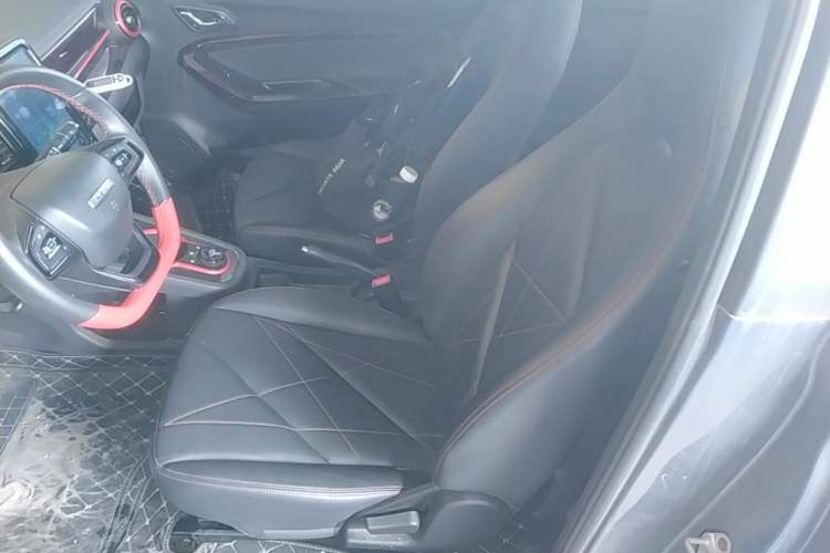 Used Chery QQ Little Ant 2022 Sweet Pink Edition Low-Sugar Version 30kW 301km Range Left Front Seat