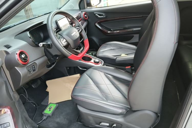 Used Chery QQ Little Ant 2022 Updated Version Sweet Pink Edition Full-Sugar Version 30.6 kWh 30 kW 301 km Left Front Seat