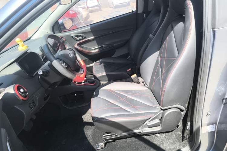 Used Chery QQ Little Ant 2022 Restyled Version Sweet Pink Edition Half-Sugar Version 28.8 kWh 30 kW 301 km Left Front Seat