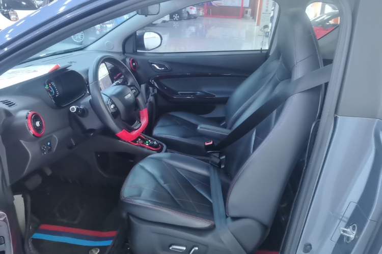 Used Chery QQ Little Ant 2022 Updated Version Sweet Pink Edition Full Sugar Version Lithium Iron Phosphate 30.7 kWh 30 kW 301 km Left Front Seat