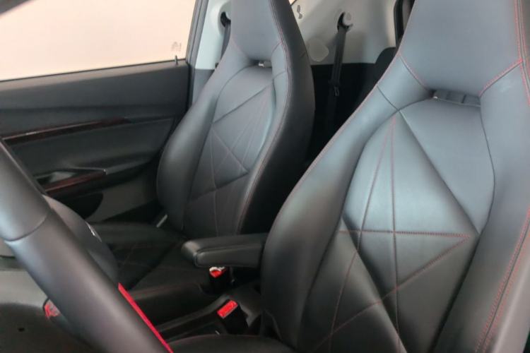 Used Chery QQ Little Ant 2022 Revised Version Sweet Pink Edition Half-Sugar Version Lithium Iron Phosphate 30.7 kWh 30 kW 301 km Left Front Seat