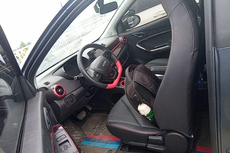 Used Chery QQ Little Ant 2022 Sweet Pink Edition Half-Sugar Version Lithium Iron Phosphate 30 kW 301 km Left Front Seat