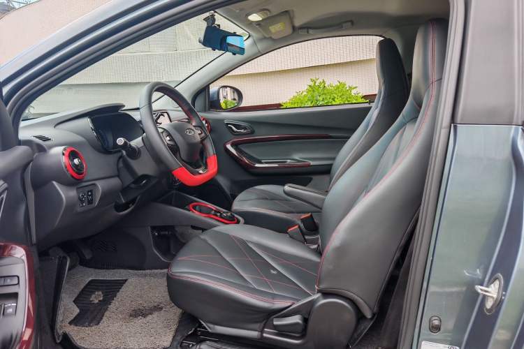 Used Chery QQ Little Ant 2022 Sweet Pink Edition Half-Sugar Version Lithium Iron Phosphate 29.2 kWh 30 kW 301 km Left Front Seat
