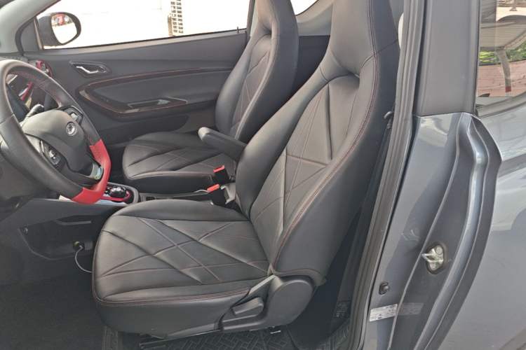 Used Chery QQ Little Ant 2022 Revised Version Sweet Pink Edition Half-Sugar Version Lithium Iron Phosphate 30.7 kWh 30 kW 301 km Left Front Seat