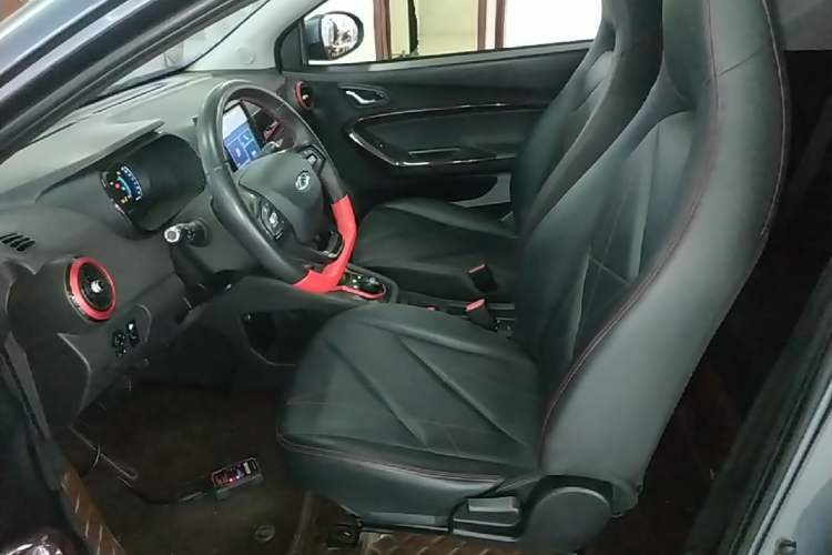 Used Chery QQ Little Ant 2022 Restyled Version Sweet Pink Edition Half-Sugar Version 28.8 kWh 30 kW 301 km Left Front Seat