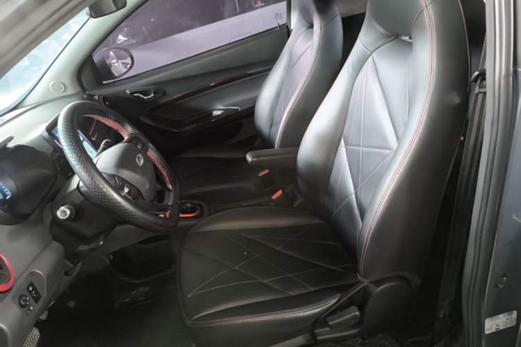 Used Chery QQ Little Ant 2022 Revised Version Sweet Pink Edition Half-Sugar Version Lithium Iron Phosphate 30.7 kWh 30 kW 301 km Left Front Seat