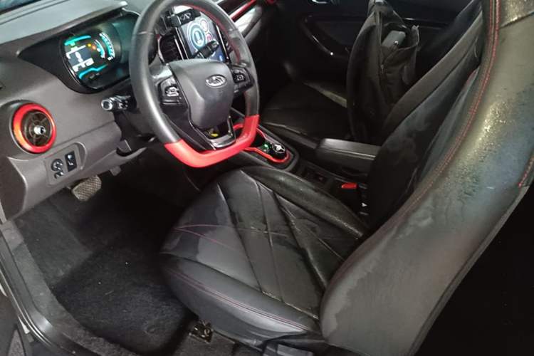 Used Chery QQ Little Ant 2022 Revised Version Sweet Pink Edition Half-Sugar Version Lithium Iron Phosphate 30.7 kWh 30 kW 301 km Left Front Seat