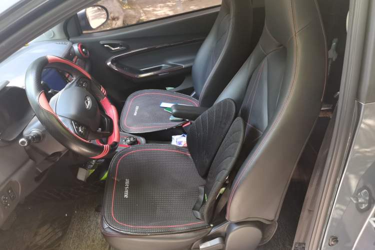 Used Chery QQ Little Ant 2022 Restyled Version Sweet Pink Edition Half-Sugar Version 28.8 kWh 30 kW 301 km Left Front Seat