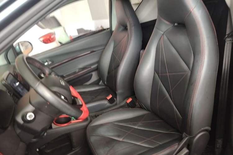 Used Chery QQ Little Ant 2022 Revised Version Sweet Pink Edition Half-Sugar Version Lithium Iron Phosphate 30.7 kWh 30 kW 301 km Left Front Seat