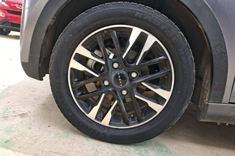 Used Chery QQ Little Ant 2022 Sweet Pink Edition Half-Sugar Version Lithium Iron Phosphate 30 kW 301 km Left Front Wheel Hub