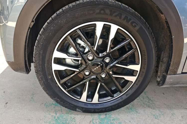 Used Chery QQ Little Ant 2022 Revised Version Sweet Pink Edition Half-Sugar Version Lithium Iron Phosphate 30.7 kWh 30 kW 301 km Left Front Wheel Hub