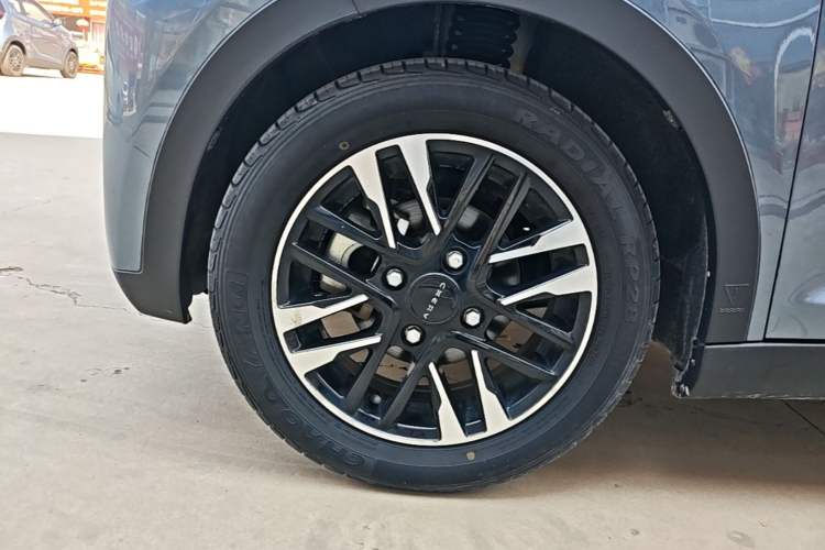 Used Chery QQ Little Ant 2022 Sweet Pink Edition Half-Sugar Version Lithium Iron Phosphate 30 kW 301 km Left Front Wheel Hub