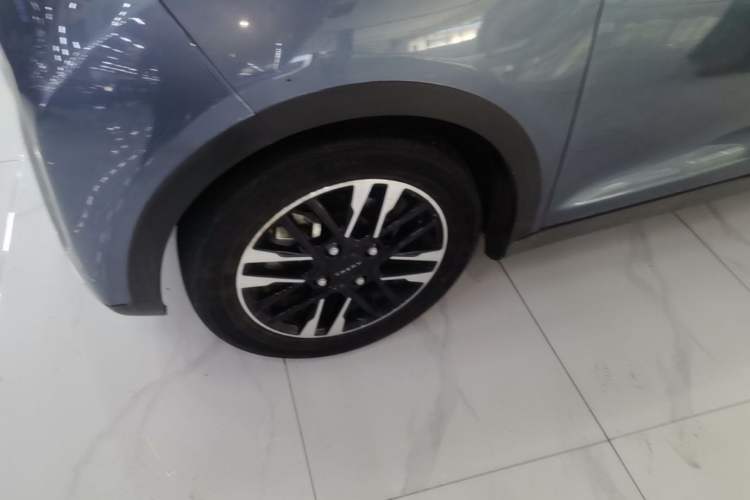 Used Chery QQ Little Ant 2022 Updated Version Sweet Pink Edition Full Sugar Version Lithium Iron Phosphate 30.7 kWh 30 kW 301 km Left Front Wheel Hub