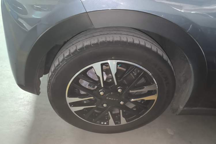 Used Chery QQ Little Ant 2022 Sweet Pink Edition Half-Sugar Version Lithium Iron Phosphate 29.2 kWh 30 kW 301 km Left Front Wheel Hub