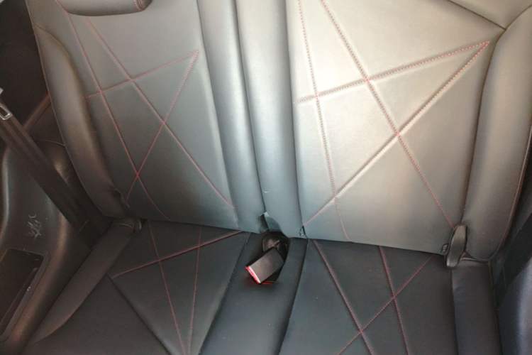 Used Chery QQ Little Ant 2022 Revised Version Sweet Pink Edition Half-Sugar Version Lithium Iron Phosphate 30.7 kWh 30 kW 301 km Left Rear Seat