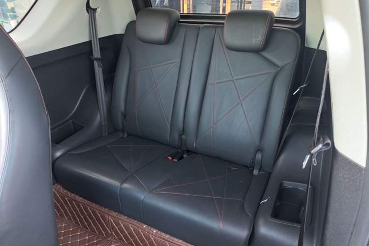 Used Chery QQ Little Ant 2022 Revised Version Sweet Pink Edition Half-Sugar Version Lithium Iron Phosphate 30.7 kWh 30 kW 301 km Left Rear Seat