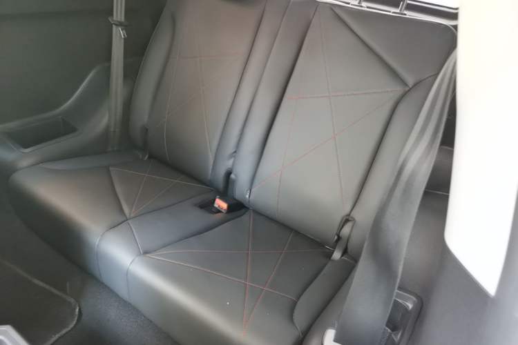 Used Chery QQ Little Ant 2022 Sweet Pink Edition Half-Sugar Version Lithium Iron Phosphate 29.2 kWh 30 kW 301 km Left Rear Seat